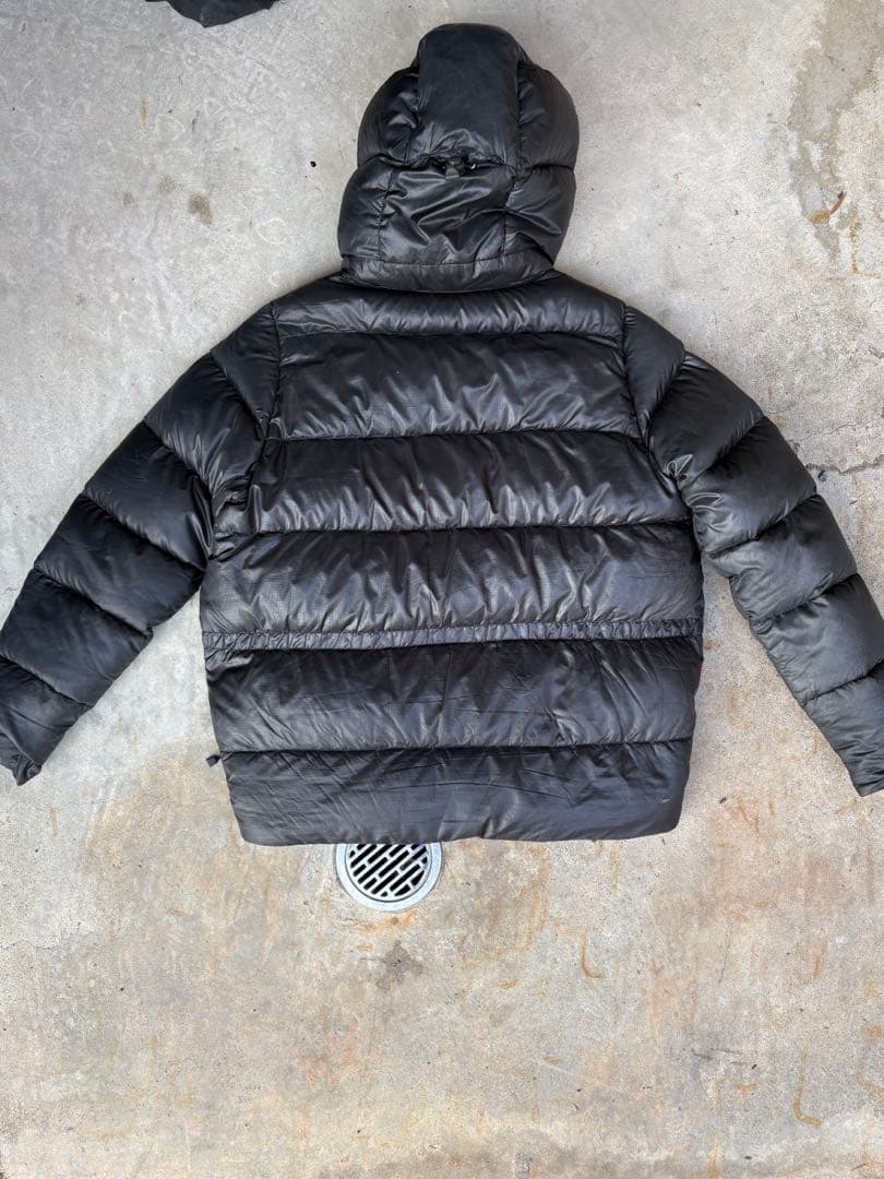 NIKE ACG ワンポイントロゴ ダウンジャケット 黒色