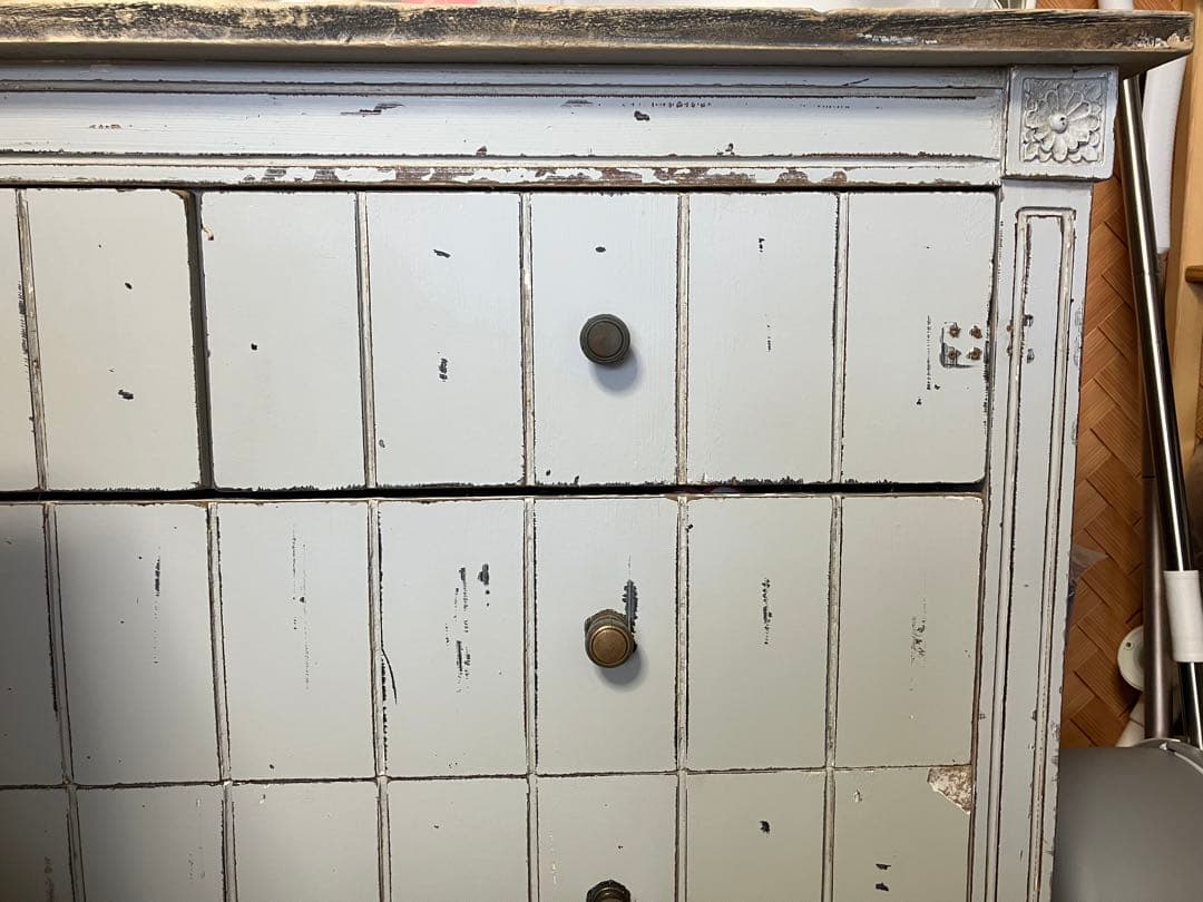 めちゃくちゃおしゃれでレトロでアンティークなチェスト、シャビー（エイジング）