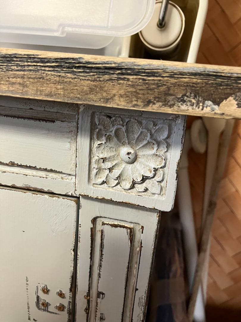 めちゃくちゃおしゃれでレトロでアンティークなチェスト、シャビー（エイジング）