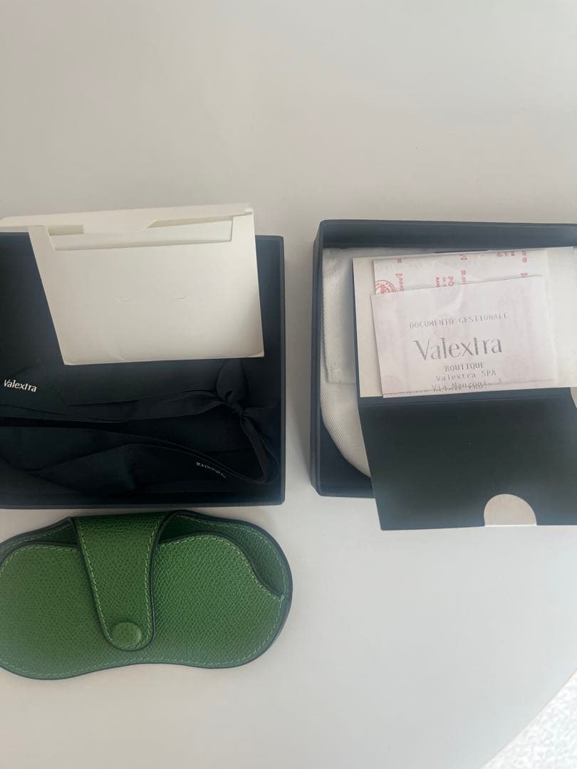 m*t様 N*u様 ヴァレクストラ　Valextra メガネケース ※刻印あり