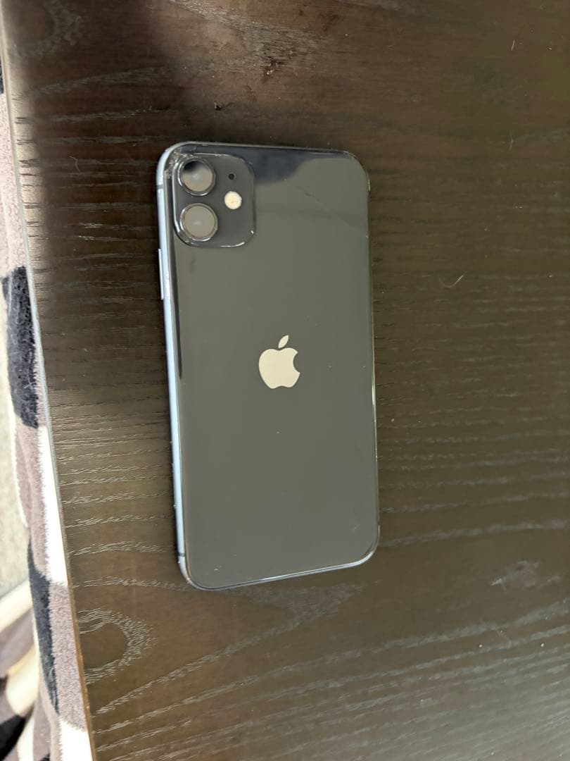 iPhone11 黒 背面割れあり128GB バッテリー94%