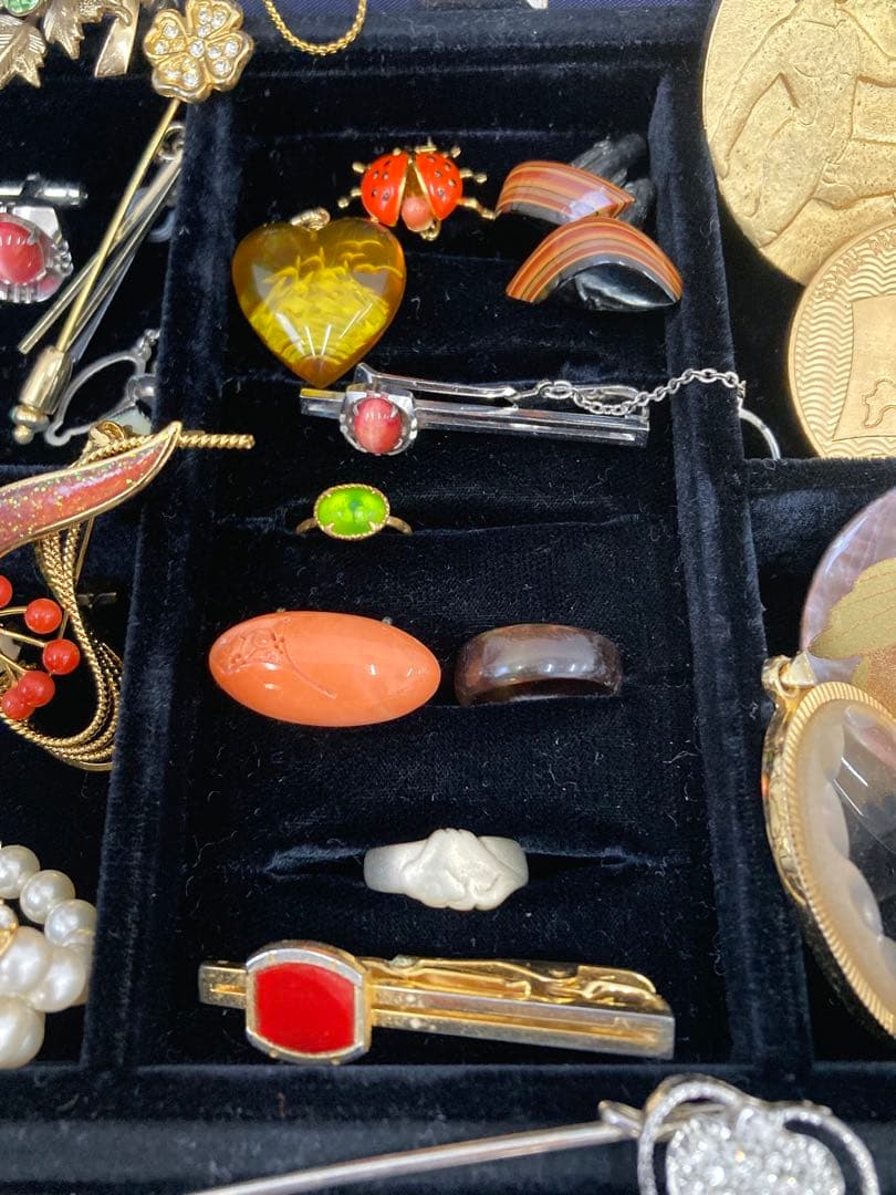 値下げ！遺品整理　イヤリング　ネックレス　時計　ブローチ　タイピン　金杯　小判