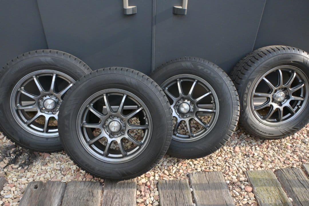 スタッドレスタイヤ・ホイール4本セット　中古　アルファード