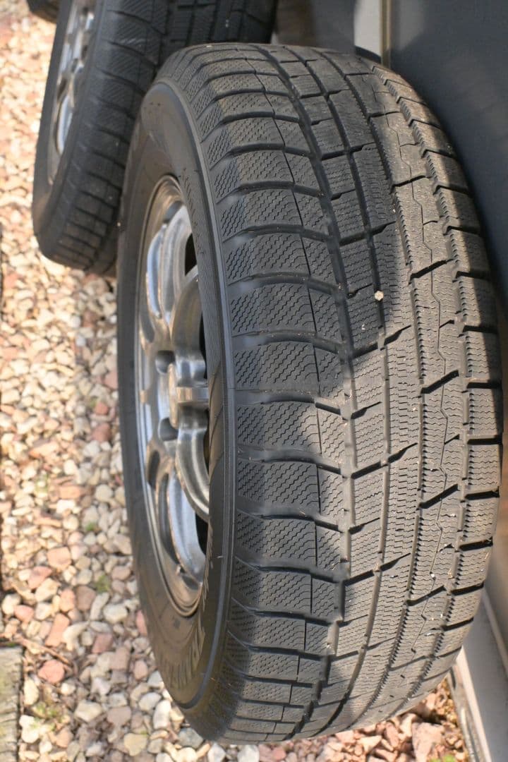 スタッドレスタイヤ・ホイール4本セット　中古　アルファード