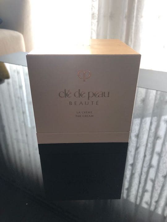 【正規品】クレドポーボーテ  ラ・クレーム
