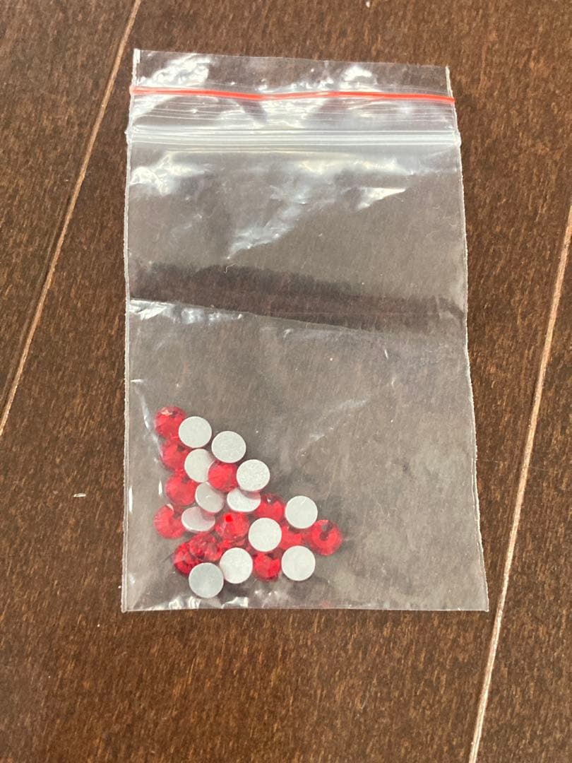 赤 コンテストビキニ