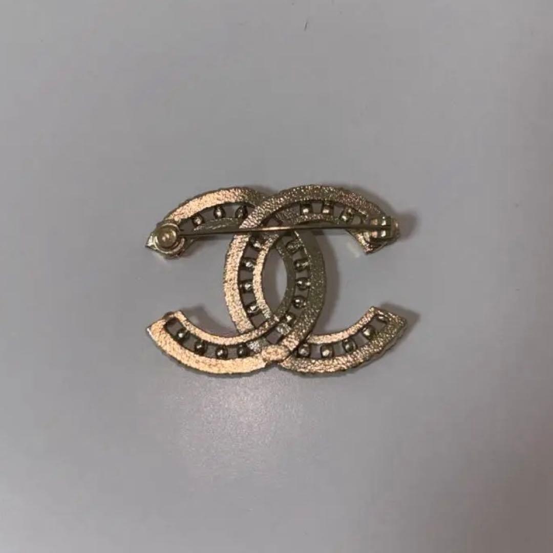 Chanel CCロゴ ゴールドブローチ