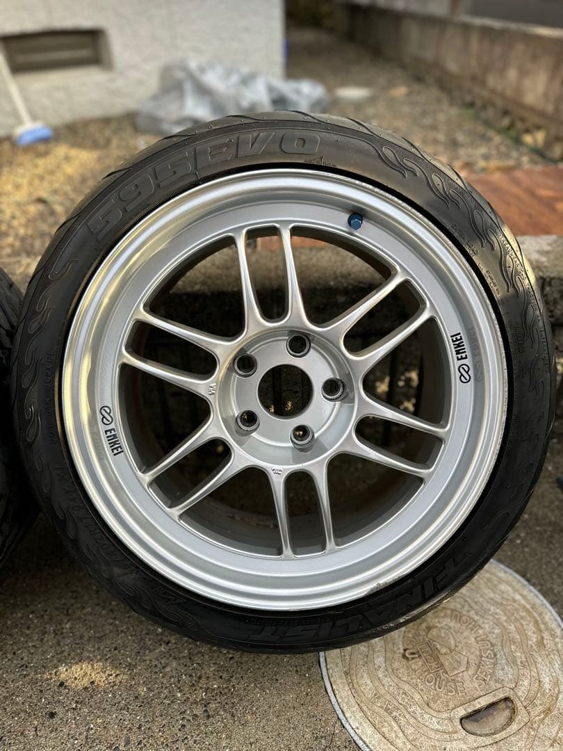 ENKEI RPF1シルバー 17インチ 8.5J 5H114.3 +30