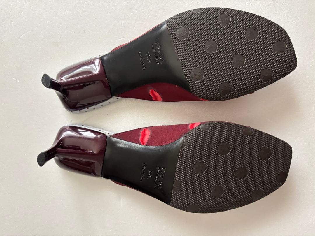 超美品　プラダ　PRADA リップ柄ミュール　90's vintage