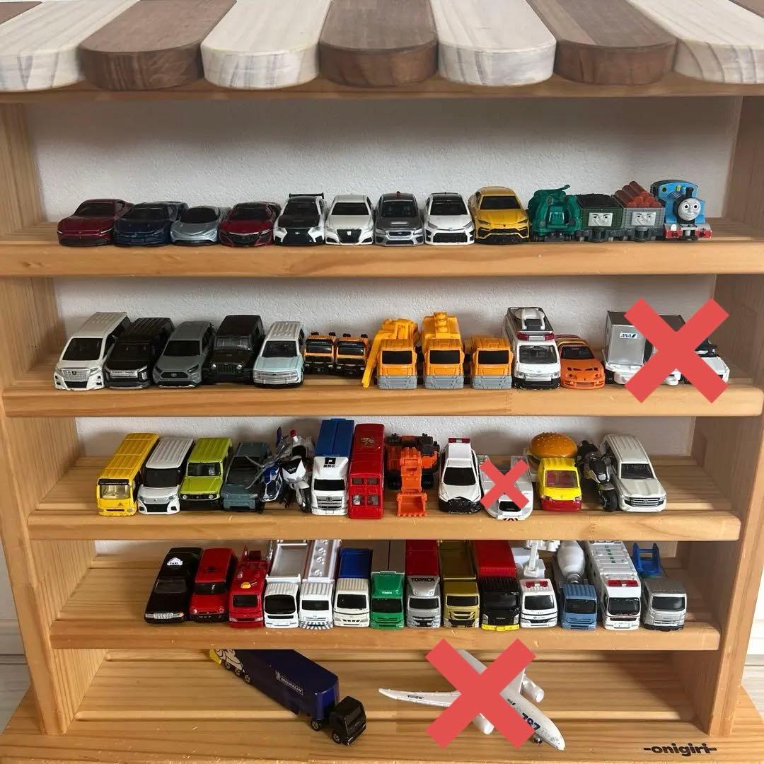 トミカ収納棚　（トミカなし）