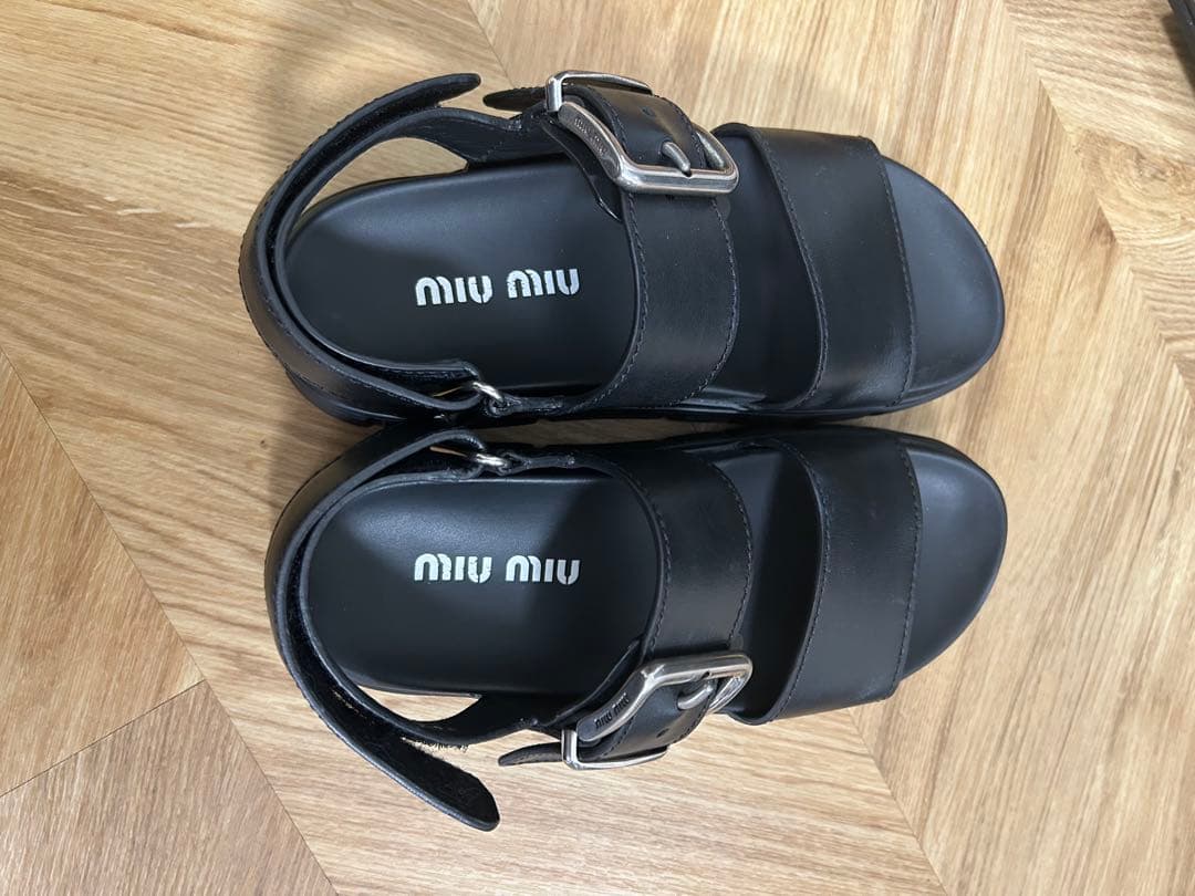 ⭐︎美品ミュウミュウ⭐︎昨季厚底サンダル