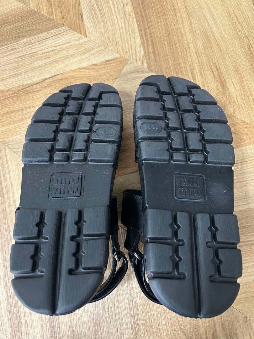 ⭐︎美品ミュウミュウ⭐︎昨季厚底サンダル
