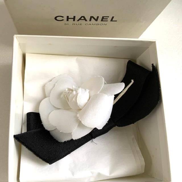 CHANEL カメリア リボン ブローチ