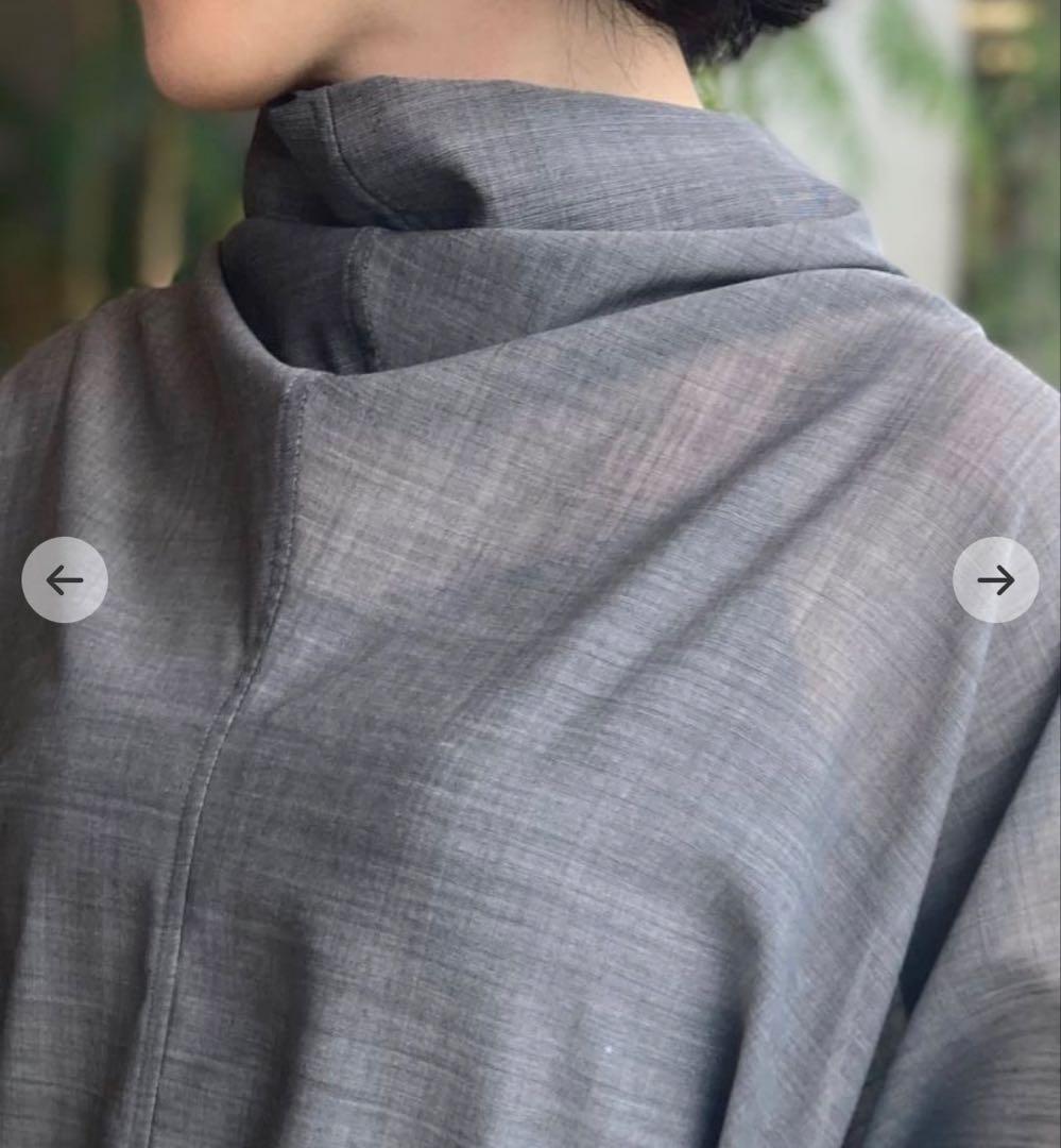 LE PHIL ルフィル シアーウールローンハイネックブラウス チャコール