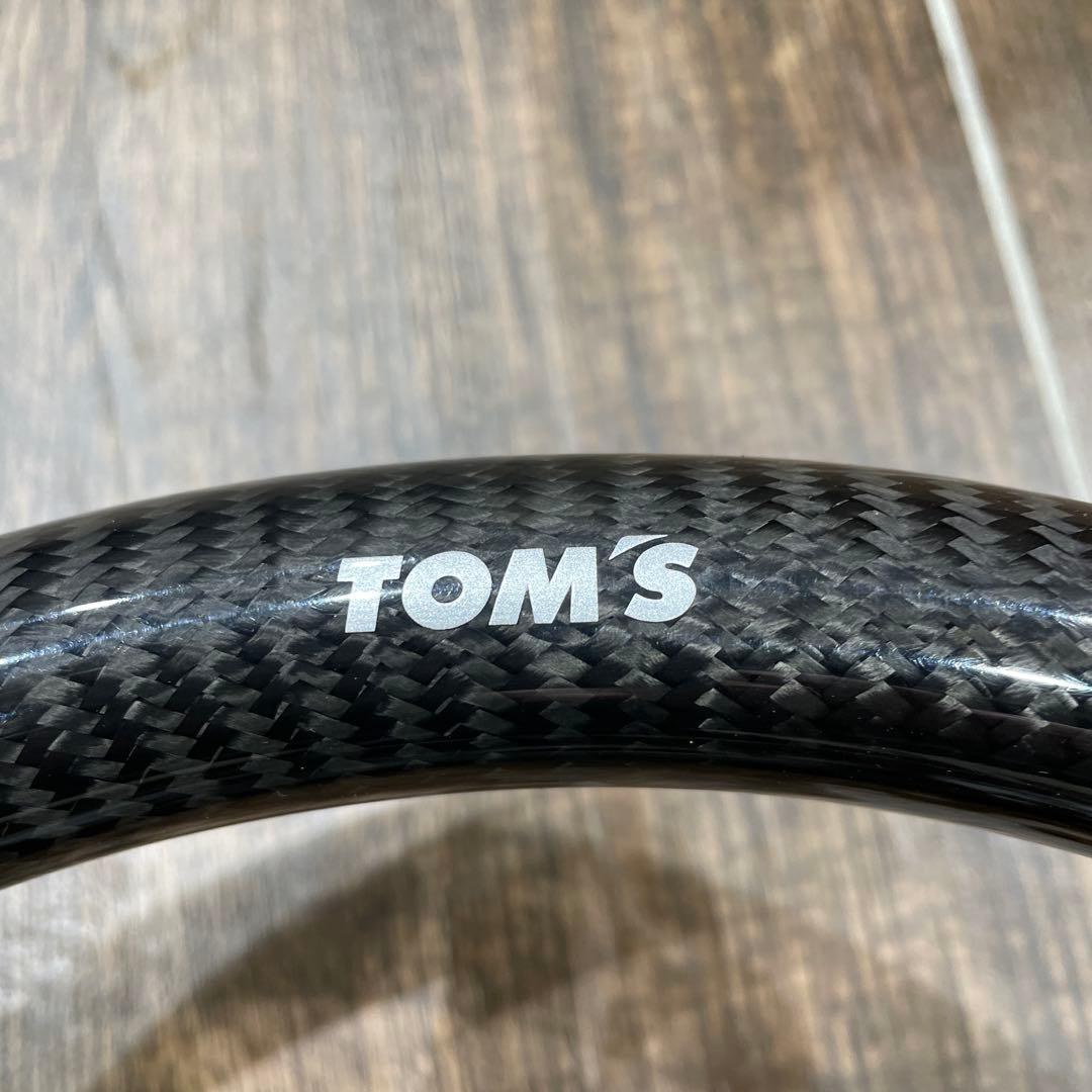 TOM'S ステアリングホイール　トヨタ　カムリ