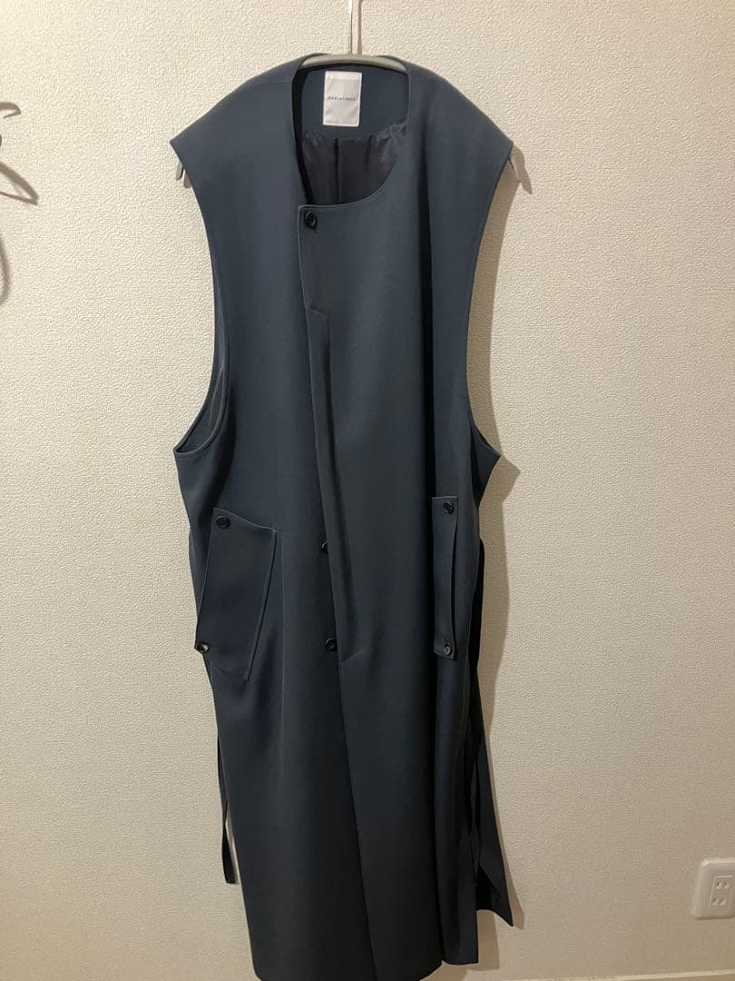 きょん sublationsのダークグレー ベストとジャケットのセット