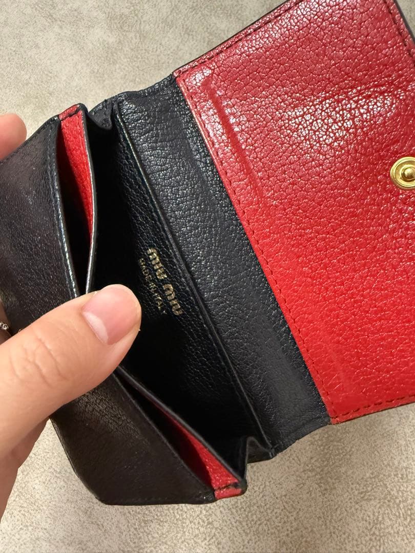 MIU MIU 名刺入れ ブラック レッド