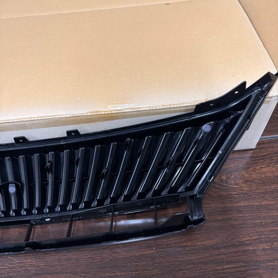 ハリアーフロントグリル ブラック