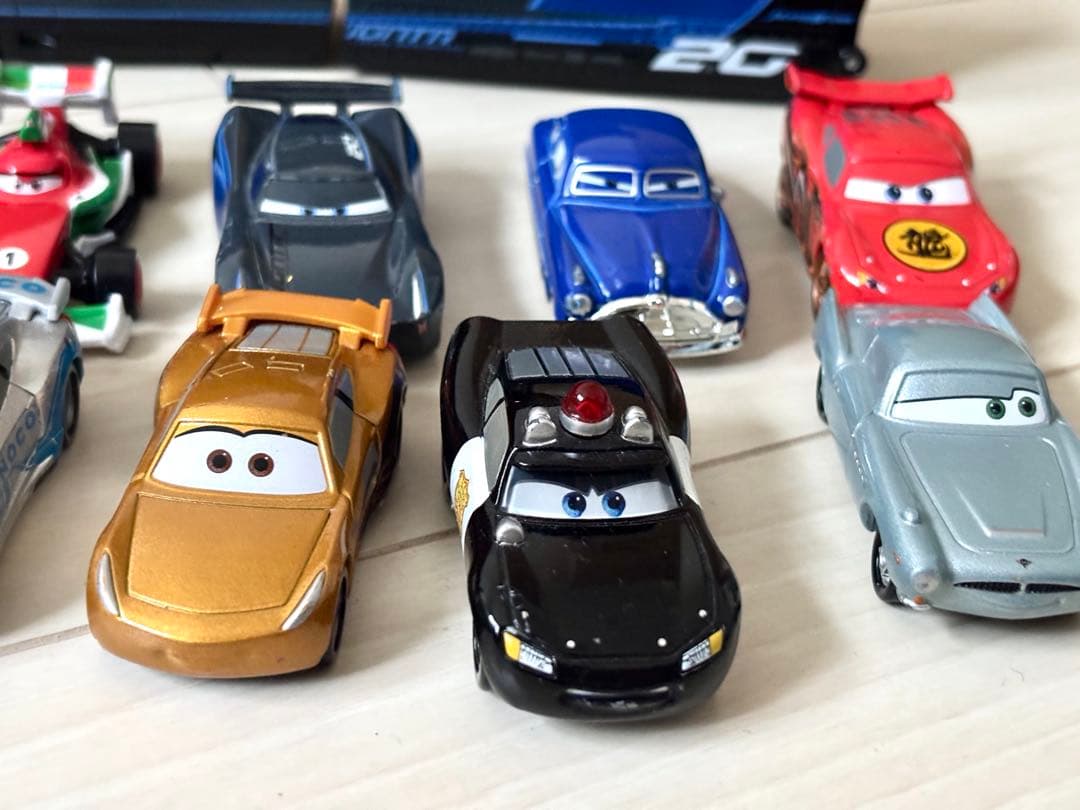 トミカ カーズ　20台 トレーラー付き