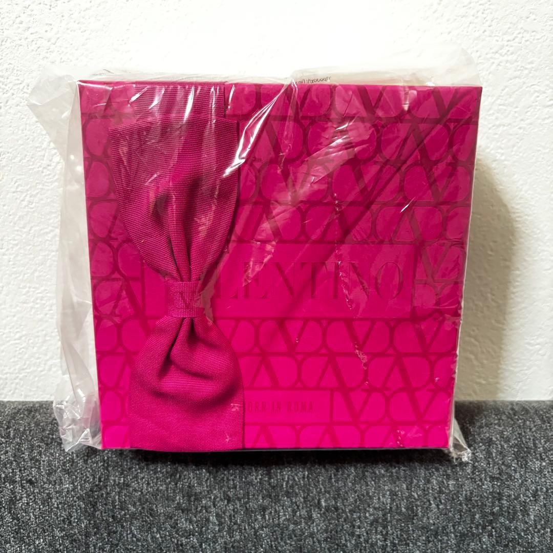 新品⭐︎未使用　ヴァレンティノ ドンナ ボーン イン ローマ オードパルファン