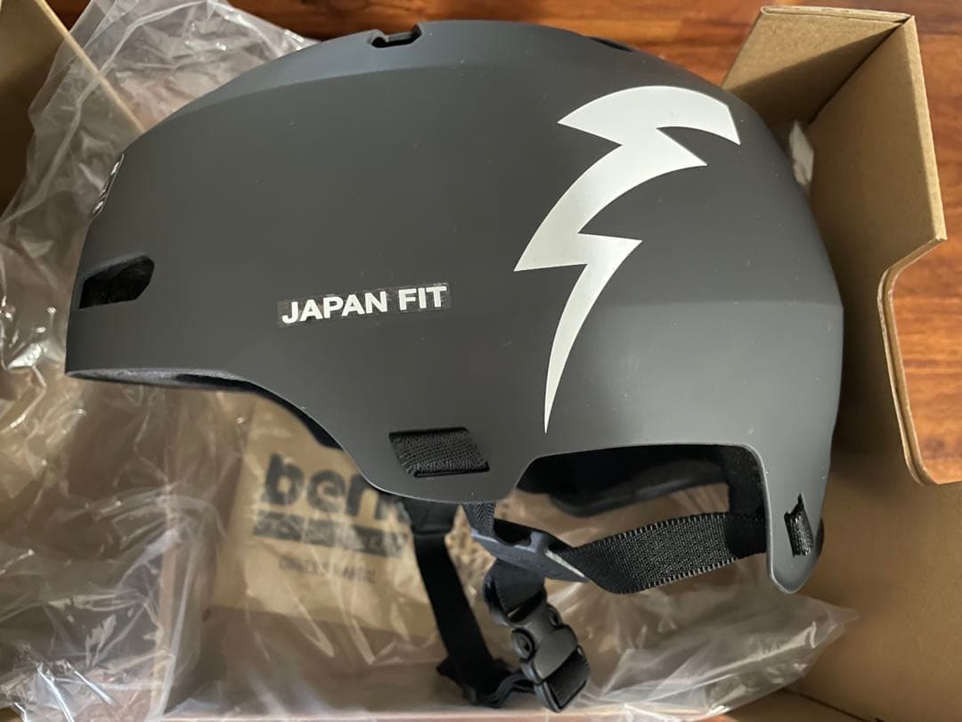 NH X BERN . MACON 2.0 HELMET XXLサイズ