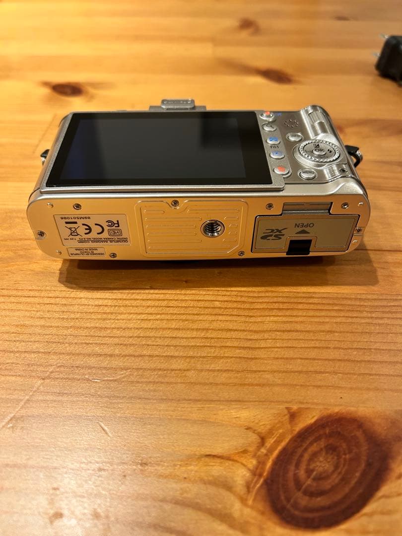 【美品】OLYMPUS オリンパス　ミラーレス一眼 E-P3 レンズキット