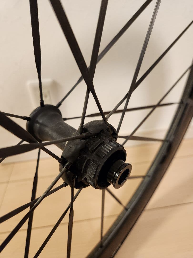 CADEX 50 Ultra Disc tubeless タイヤ、バック付