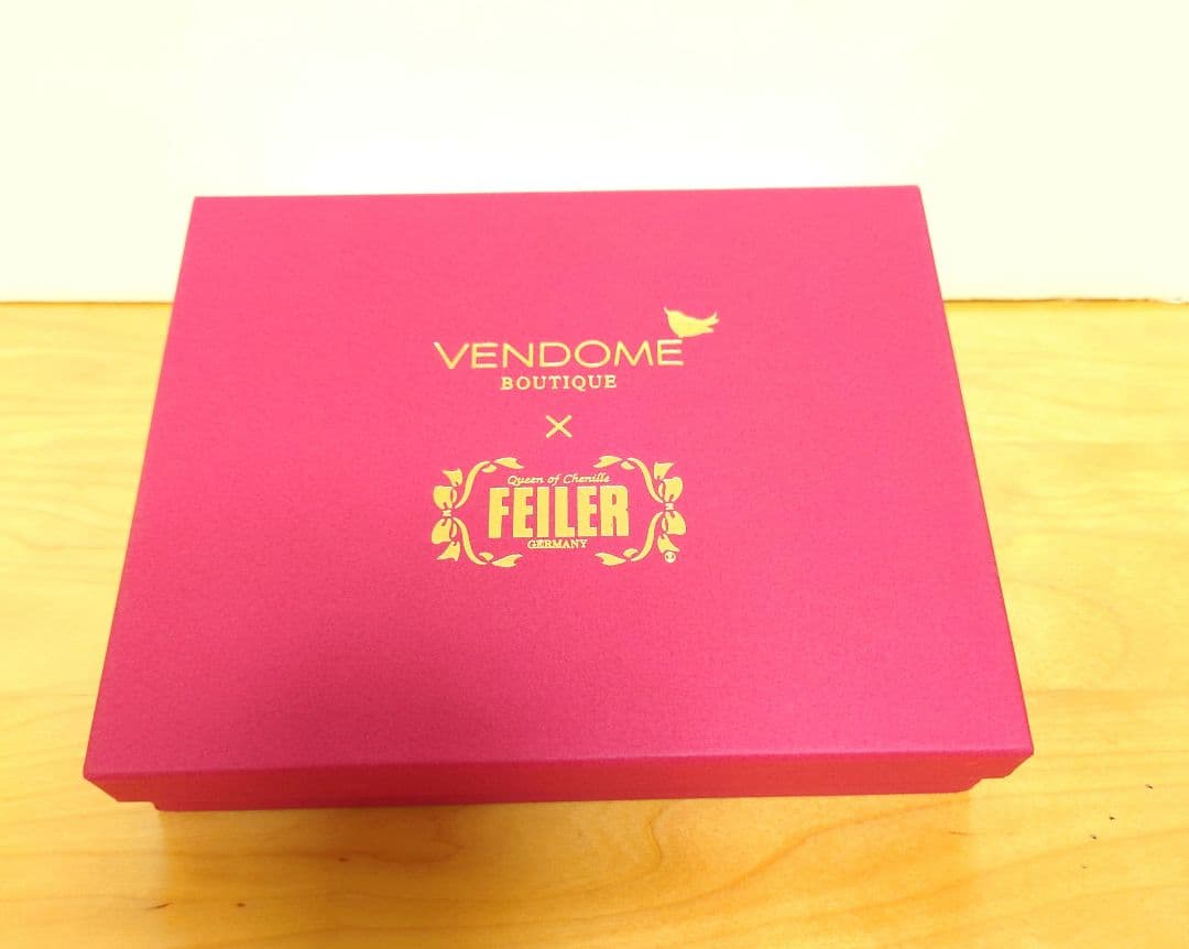 【完売品】ヴァンドームブティック フェイラーコラボ 限定品 ブローチ・ハンカチ