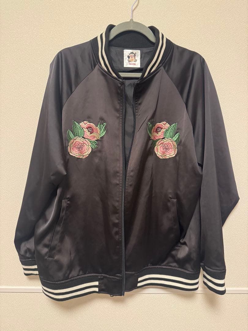 【まつげ。】ヒグチユウコ ディズニーストア ルシファー ブルゾン