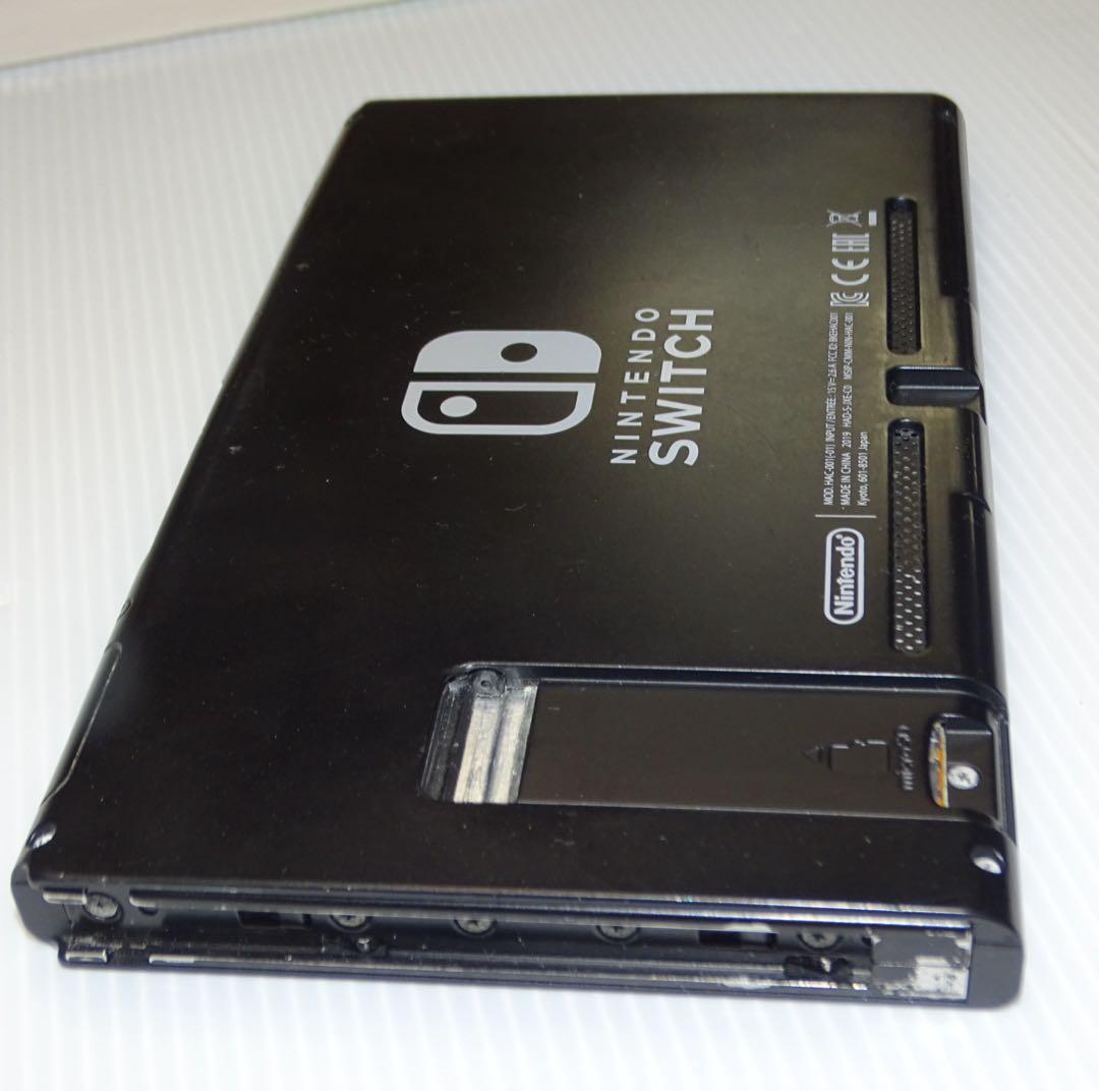 Switch新型　画面本体のみ　2019年製　任天堂　一部不具合　QA2707