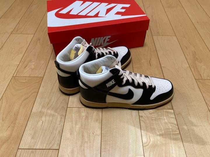 絵本・児童書 NIKE W DUNK HIGH SE