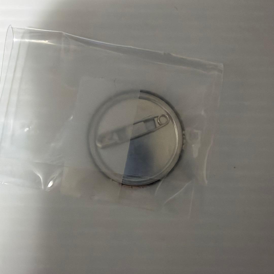 呪術廻戦　五条悟　ジャンプ創刊55周年記念缶バッジ