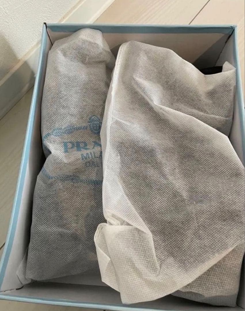 ポロロ　PRADA プラダローファー