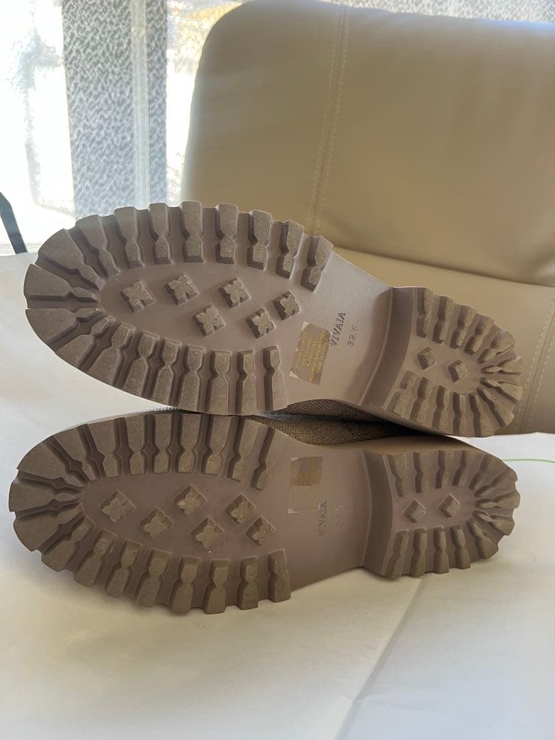 VIVAIA ラウンドトゥ 撥水加工 ラグソール アンクルブーツ