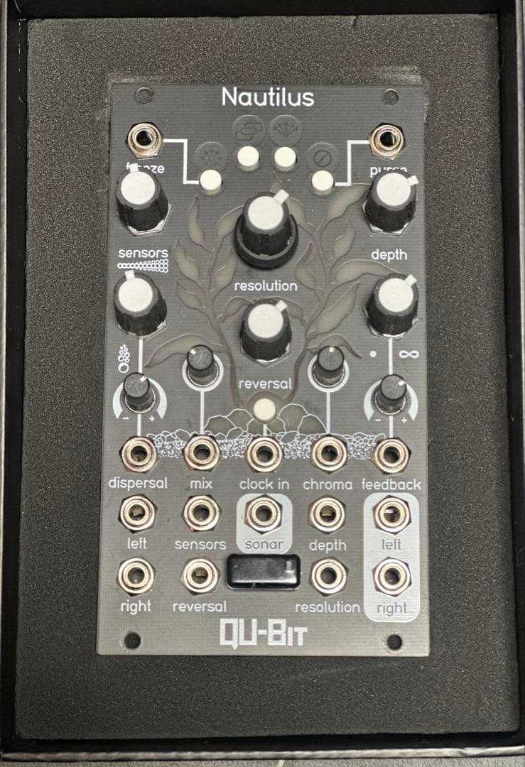 Qu-bit Electronix Nautilusモジュラーシンセサイザー