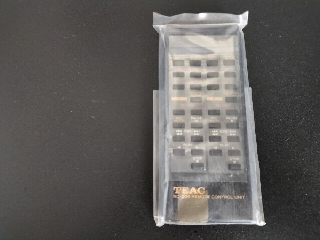 TEAC（ティアック）のダブルカセットデッキ W-850R