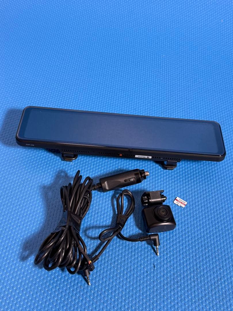 ドライブレコーダー ZDR 038 ルームミラー型 1カメラ付き。