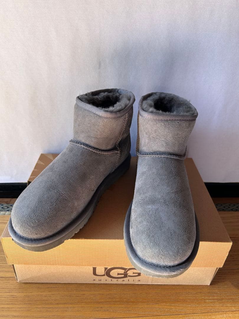UGG ⭐︎クラシックミニ⭐︎グレー６サイズ23.0⭐︎ ムートンブーツ