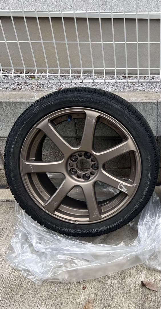 【送料込み】4本ホイール付きスタッドレスタイヤ225/45R/18インチ