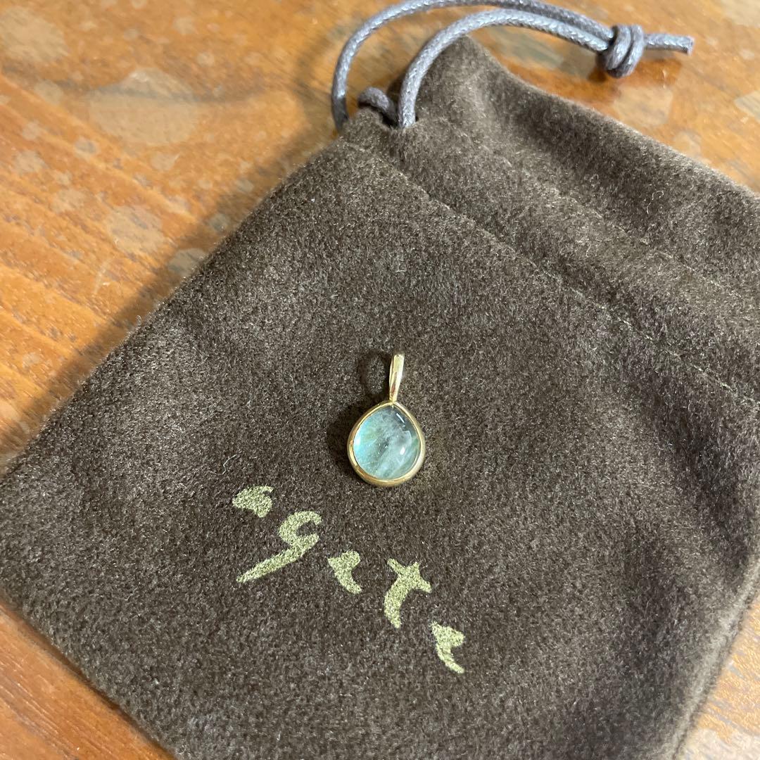 新品　アガット agete 現行品　K10 クォーツ　ラブラドライト チャーム