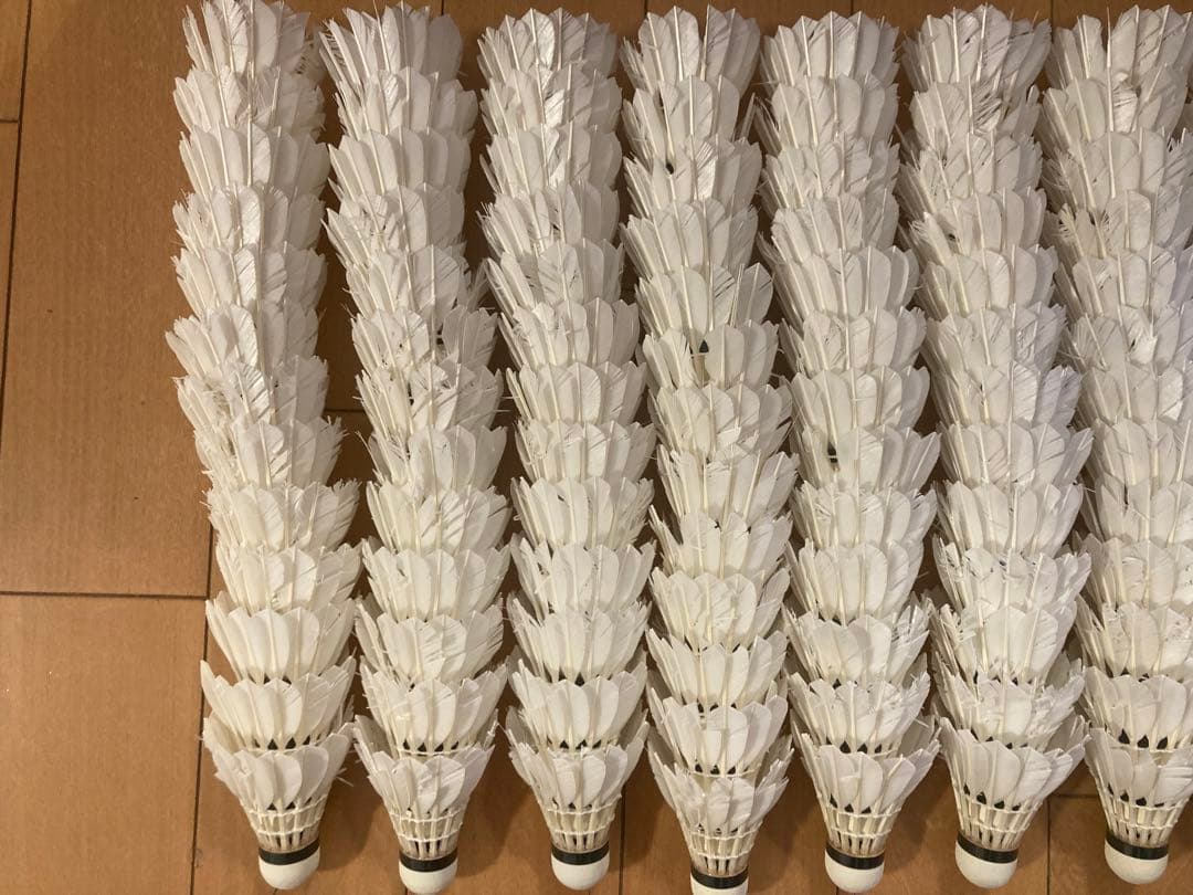 ニューオフィシャル・エアロセンサ700などノック用シャトル130個