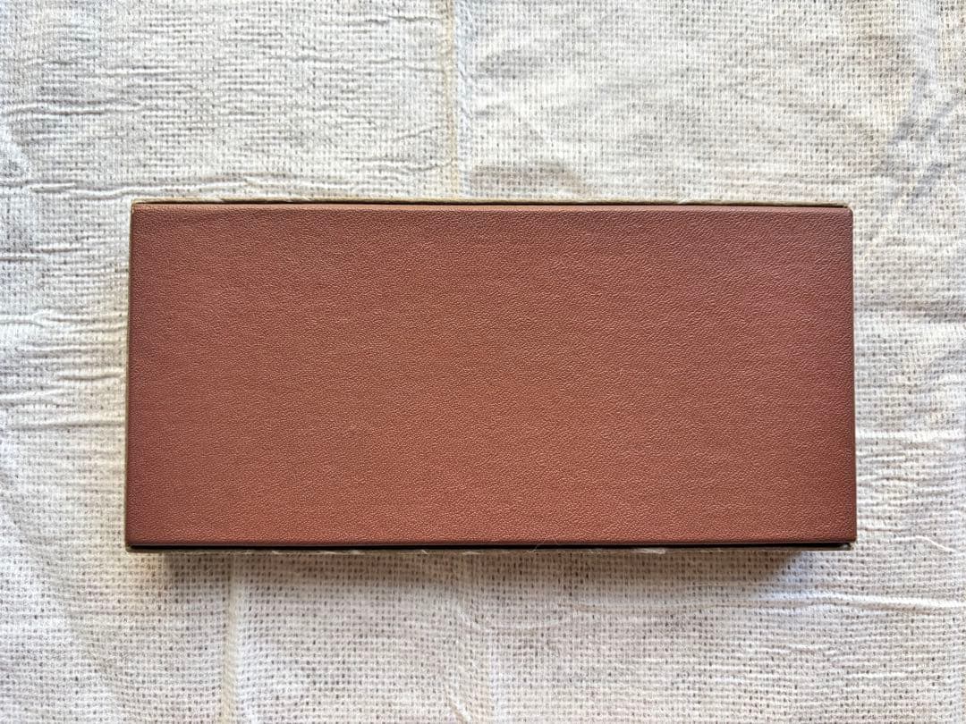 印伝 メガネケース 黒地に赤星模様　未使用　20年くらい前の物です。