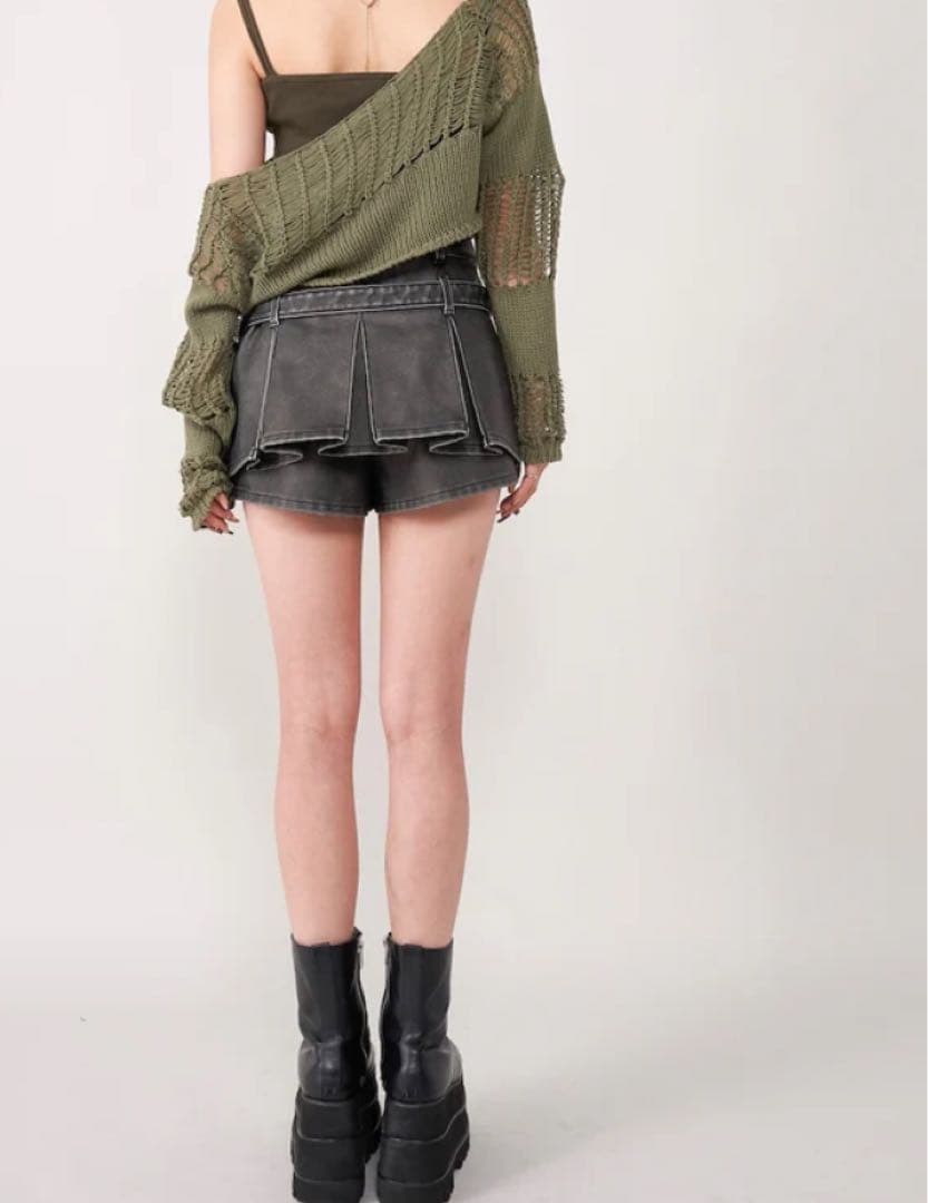 アンティークレザープリーツショートパンツ　ダーリッチ