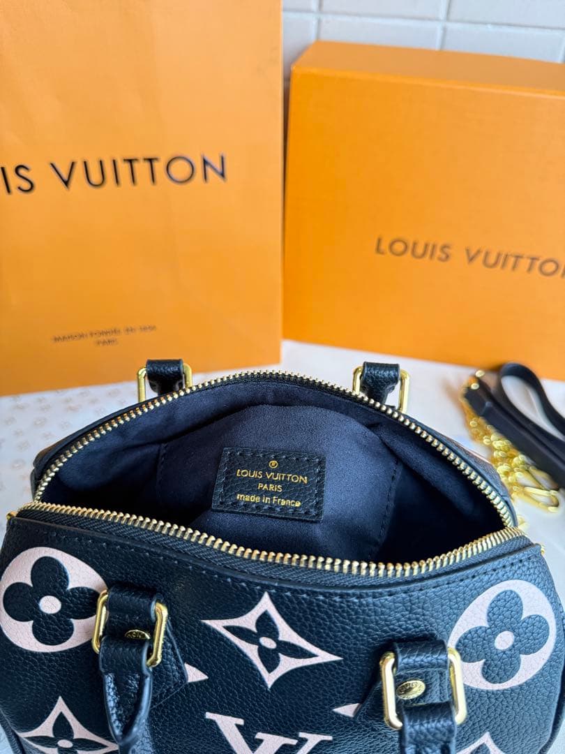 ショルダーバッグ ブラック/ピンク