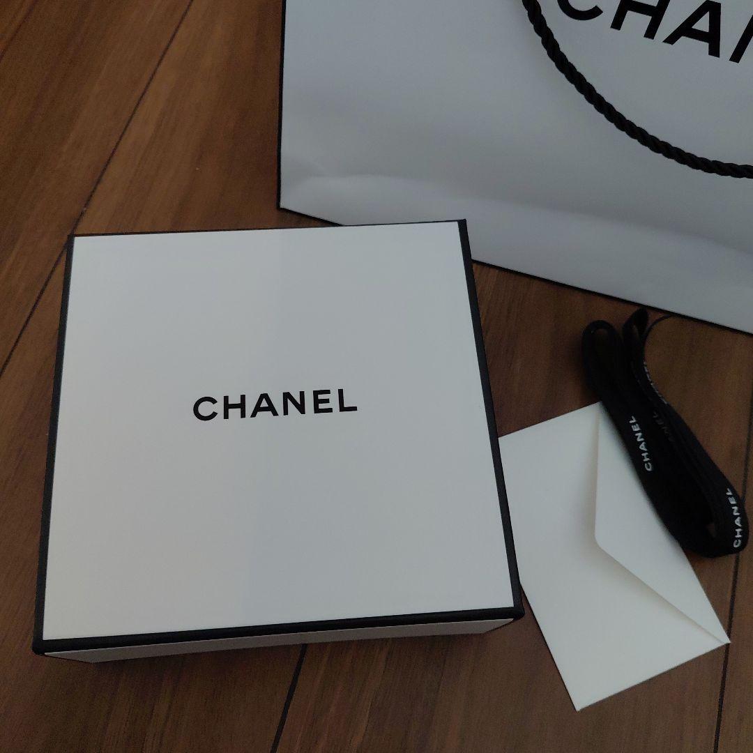 CHANEL N°5 Eau de Parfum 100ml ギフトボックス付き