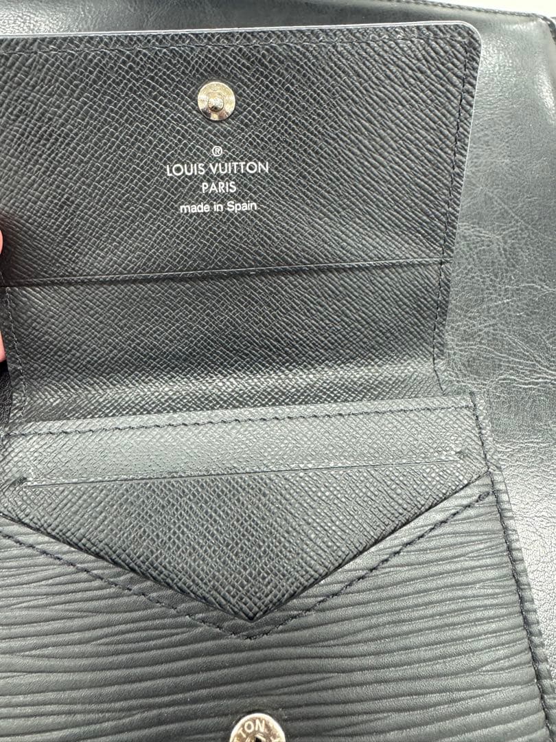 LOUIS VUITTON エピレザー名刺入れ