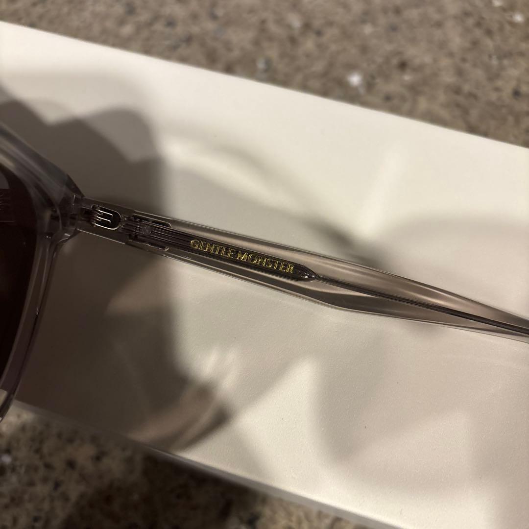 ジェントルモンスター　GENTLE MONSTER BY 灰色　グレー