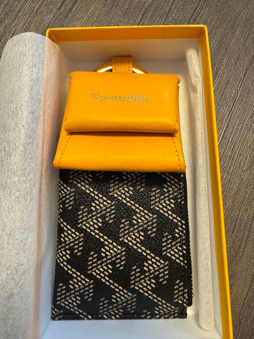 レザレクション　カナリー　ダークブラック×イエロー　新品未使用