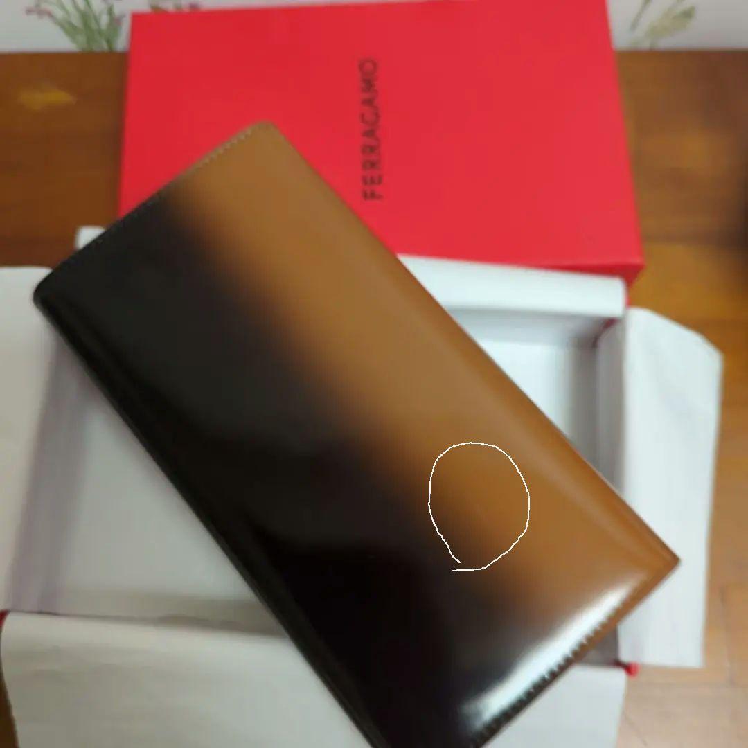 新品未使用　FERRAGAMO 　ワンダレディス　エナメル長財布　黒✕茶