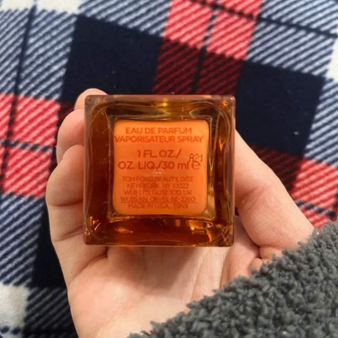 トムフォード ビターピーチ オードパルファム